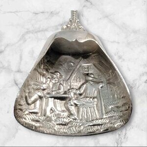 Drumheller Alberta Souvenir Spoon - Vintage Repousse Silver Plate Shovel Bowl
